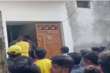 ஆண் நண்பருடன் அடிக்கடி... ஆத்திரத்தில் மனைவியை கொன்று தானும் தற்கொலை!