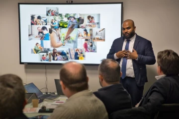 பிரான்ஸ் மருத்துவதுறையில் புலம்பெயர் ஈழத்தமிழ் மகன் சாதனை!