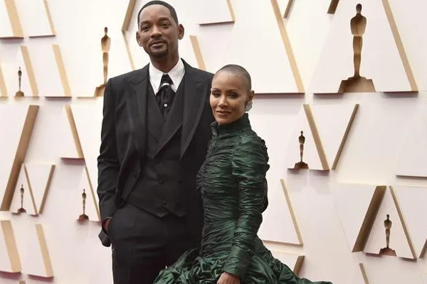 மனைவி குறித்து கேலி ; விருது விழாவில் தொகுப்பாளரை ஓங்கி அறைந்த ஆஸ்கார் நாயகன் வில் ஸ்மித்! | Teasing About Wife Will Smith Slaps Presenter மனைவி குறித்து கேலி ; விருது விழாவில் தொகுப்பாளரை ஓங்கி அறைந்த ஆஸ்கார் நாயகன் வில் ஸ்மித்! | Teasing About Wife Will Smith Slaps Presenter