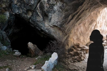 இலங்கையில் நடந்த பயங்கரம் - காதலுனுக்கு அஞ்சி குகைக்குள் இரவை கழித்த சிறுமி