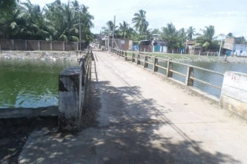 சாய்ந்தமருதில் ஆபத்தான நிலையில் உள்ள பாலம்: அச்சத்தில் மக்கள்