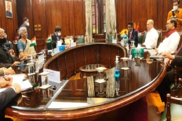 இந்திய நிதியமைச்சருடன் பசில் முக்கிய பேச்சு