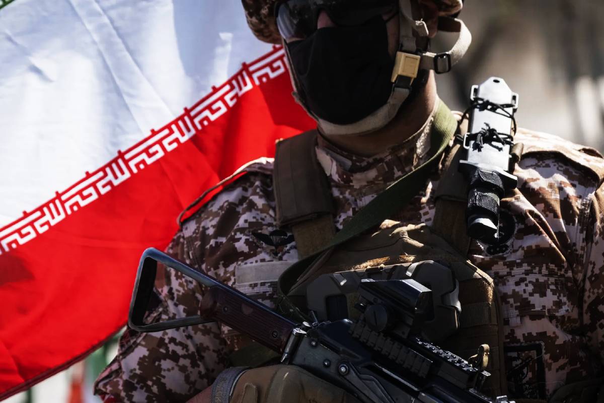 ஈரானில் இராணுவத் தளங்களைப் புகைப்படம் எடுத்த 35 பேர் அதிரடி கைது! | Iran Arrests 35 Spies In Lorestan 2026