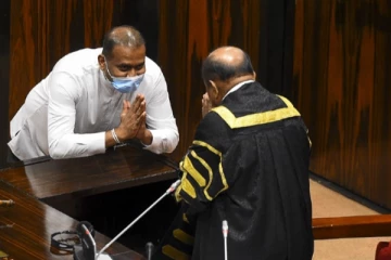 மரண தண்டனையிலிருந்து தப்பித்த  மொட்டு உறுப்பினர்!