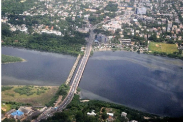 விடாது கொட்டும் கனமழை : நீரில் மூழ்கும் வீடுகள் - அடையாறு கரையோர மக்களுக்கு எச்சரிக்கை