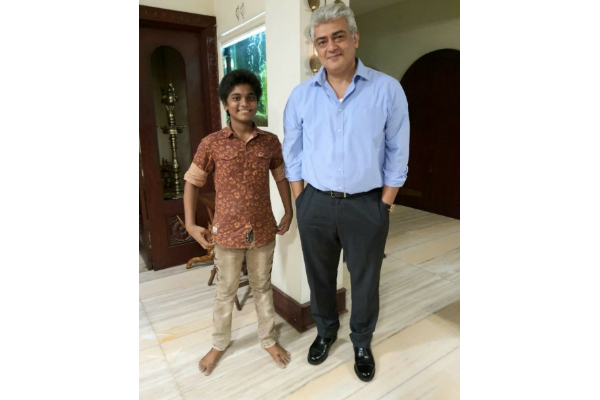 தல அஜித்தின் இந்த லேட்டஸ்ட் போட்டோ பிரபல நடிகரின் வீட்டில் எடுக்கப்பட்டதா! | Ajit Lat Moha Lal Rela