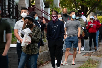 அமெரிக்காவை அச்சுறுத்தும் கொரோனா; கட்டாயமாக்கப்படும் முகக்கவசம்