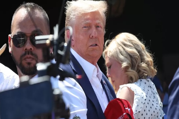ட்ரம்ப் உட்பட 19 பேர் சரணடைய உத்தரவு | 18 People Including Trump Ordered To Surrender