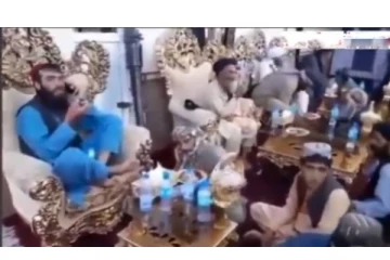 காபூல் ஜனாதிபதி மாளிகையில் நுழைந்த பின் தாலிபான்கள் செய்த செயல் ! கமெராவில் பதிவான காட்சி