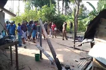 கிளிநொச்சியில் நள்ளிரவுவேளை இடம்பெற்ற துயரம் - தாயும் மகளும் கருகிய நிலையில் சடலமாக மீட்பு
