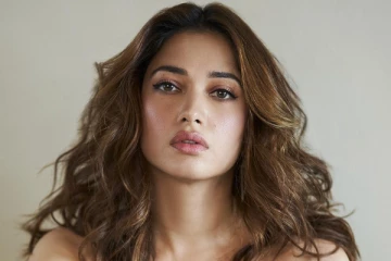 முதல் முறையாக இப்படியொரு ரோலில் தமன்னா! கையெடுத்து குடும்பிடும் ரசிகர்கள், வீடியோ இதோ