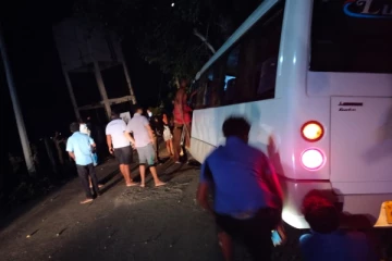 யாழில் பேருந்து விபத்து - நீண்ட போராட்டத்தின் பின் மீட்கப்பட்ட சாரதி