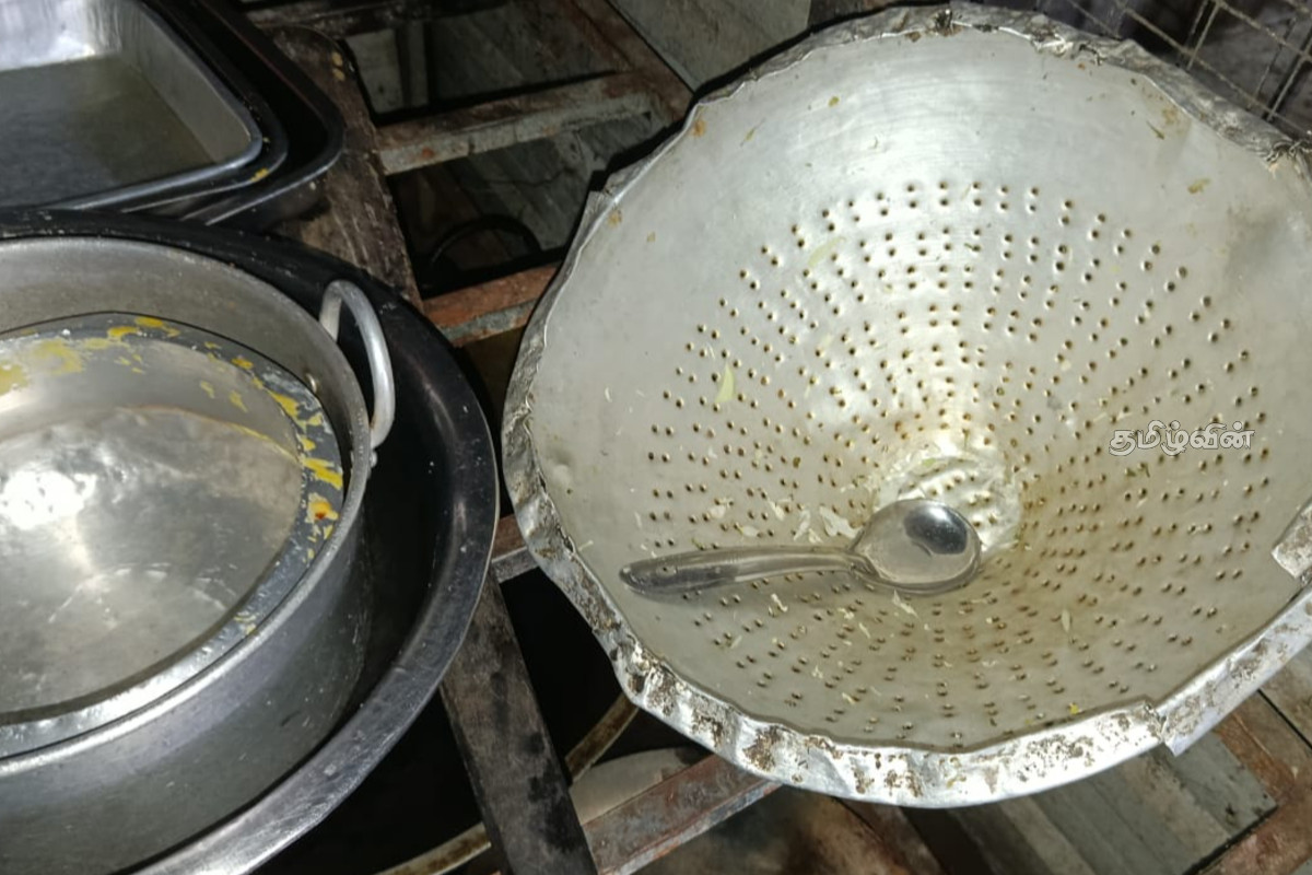 மட்டக்களப்பில் சுகாதார விதிமுறைகளை மீறிய உணவகத்திற்கு பூட்டு: நீதிமன்றம் உத்தரவு | Restaurant In Batticaloa Locked Down