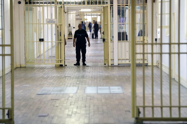 முக்கிய நாட்டில் 300க்கும் மேற்பட்ட கைதிகள் விடுவிப்பு! | More Than 300 Prisoners Released Main Country