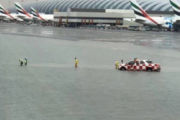 துபாய் வெள்ளத்திற்கு காரணம் இந்து கோயில் தான்! பாகிஸ்தானியர் பேச்சு