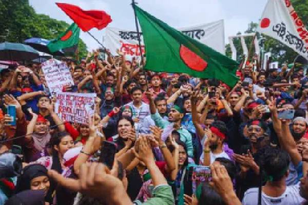 பங்களாதேஷில் மீண்டும் வெடிக்கும் போராட்டம் | Protests Erupt Again In Bangladesh
