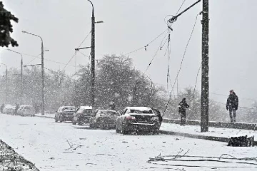 கடும் பனிப்பொழிவு... ஐரோப்பிய நாடொன்றில் இருளில் மூழ்கிய 1000 நகரங்கள்