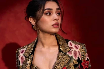 நடிகை க்ரித்தி ஷெட்டியின் ரீசெண்ட் கிளாமர் லுக் புகைப்படங்கள்..