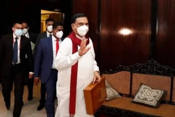 பசில் இராஜினாமா ; தென்னிலங்கை அரசியலில் பரபரப்பு!