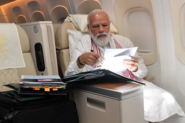 பாகிஸ்தான் வான்வெளியில் பறந்த பிரதமர் மோடியின் சிறப்பு விமானம் | India World Modi Separate Flight