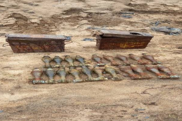 மட்டக்களப்பு பகுதியில் மீட்கப்பட்ட அபாயகரமான பொருட்கள்! | Batticaloa Explosives Motor Shells Recovered