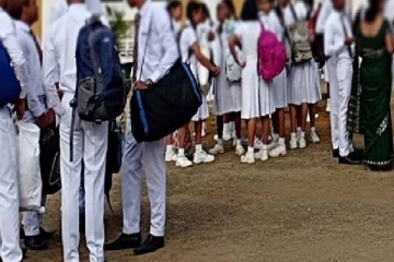 பாடசாலைகளை மீண்டும் திறக்க மாணவர்களுக்கு தடுப்பூசி தேவையில்லை! - ஷமான் ராஜீந்திரஜித்