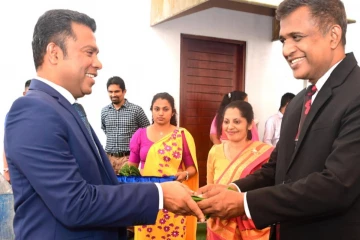 சுகாதார சேவை எப்போதும் ஓர் அத்தியாவசிய சேவையே! அமைச்சர் நளிந்த ஜயதிஸ்ஸ வலியுறுத்தல்