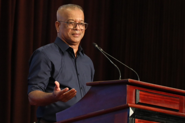 கூட்டு எதிரணியின் வெற்றிக்காக பிரார்த்திக்கும் அரசாங்க அமைச்சர் | Lalkantha Prays Victory Of The Joint Opposition கூட்டு எதிரணியின் வெற்றிக்காக பிரார்த்திக்கும் அரசாங்க அமைச்சர் | Lalkantha Prays Victory Of The Joint Opposition