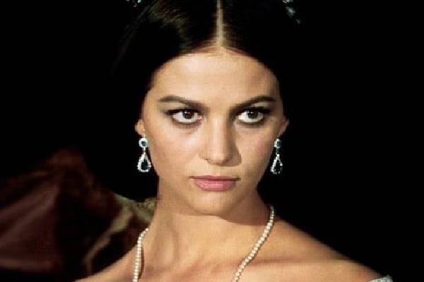 உலகிலேயே அழகான பெண் என வர்ணிக்கப்பட்ட பிரபல நடிகை மரணம் | Actress Claudiacardinale Called Most Beutiful Dies