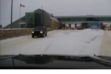 அமெரிக்க கனடிய எல்லை பகுதியில் இடம்பெற்ற சம்பவம் ஒன்றில் ஒருவர் பலி;15 பேர் கைது