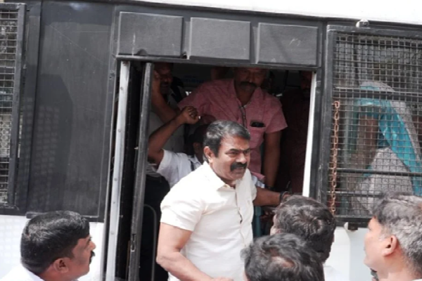 நாம் தமிழர் கட்சி ஒருங்கிணைப்பாளர் சீமான் திடீர் கைது | Seeman Suddenly Arrested In Chennai