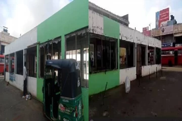 வவுனியா பழைய பேருந்து நிலையத்தில் இடம்பெறும் சமூக சீர்கேடுகள்:நகரசபையின் அலட்சியம்