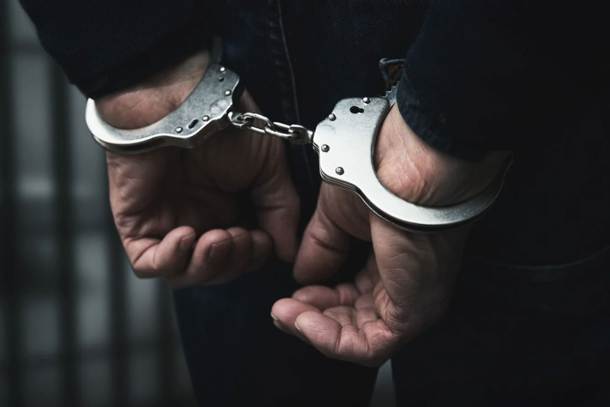 யாழில். போதை மாத்திரைகளுடன் சிக்கிய அறுவர்! | 06 People Arrested With Drug Pills In Jaffna