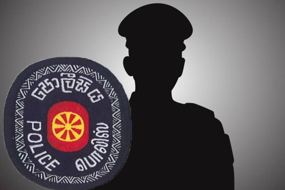 குற்றச்செயல் தொடர்புடைய இருவருடன் மதுபானம் அருந்திய பொலிஸ் அதிகாரி பணி இடைநீக்கம் | Police Officer Suspen Consuming Alcohol Batticaloa குற்றச்செயல் தொடர்புடைய இருவருடன் மதுபானம் அருந்திய பொலிஸ் அதிகாரி பணி இடைநீக்கம் | Police Officer Suspen Consuming Alcohol Batticaloa