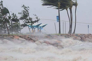 கடல் பகுதிகள் கொந்தளிப்பு; மீனவர்களுக்கு அவசர அறிவுறுத்தல்!