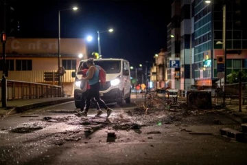 அதிகரித்துவரும் உணவுப்பொருட்கள் விலை: பிரான்சின் கடல் கடந்த பிரதேசம் ஒன்றில் ஊரடங்கு