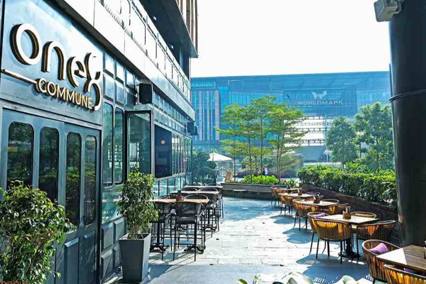 விராட் கோலி உணவகத்தில் தமிழருக்கு மறுக்கப்பட்ட அனுமதி! | Denial Of Entry To A Tamilian Kohli Restaurant