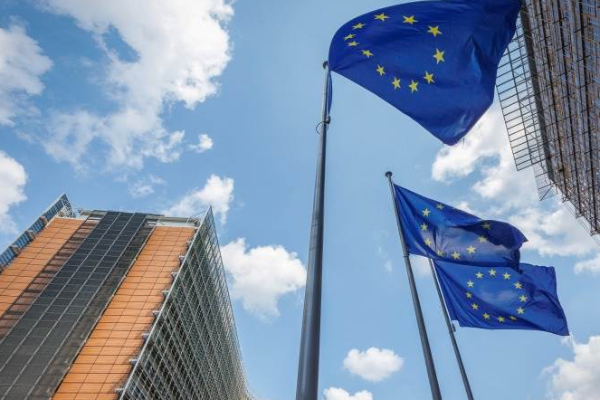 ரஷ்யர்களுக்கான விசா விதிகளில் கிடுக்குப்பிடி: ஐரோப்பிய ஒன்றியம் அதிரடி நடவடிக்கை | Eu Tightens Visa Rules For Russian Citizens ரஷ்யர்களுக்கான விசா விதிகளில் கிடுக்குப்பிடி: ஐரோப்பிய ஒன்றியம் அதிரடி நடவடிக்கை | Eu Tightens Visa Rules For Russian Citizens