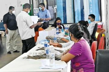 அரச ஊழியர்களுக்கு வாரம் வாரம் சம்பளம்..! புதிய முறை குறித்து வெளியாகியுள்ள தகவல்