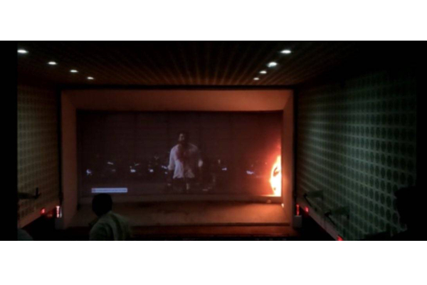 திரை தீப்பிடிக்கும்.. என சூர்யா வரும் காட்சியில் நிஜமாகவே பற்றி எரிந்த திரை - அலறியடித்த ஓடிய ரசிகர்கள் | Vikram Movie Theater Caught Fire In Pondicherry