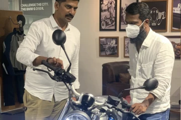 புது BMW பைக் வாங்கிய வெற்றிமாறன்! விலையை கேட்டால் அதிர்ந்துவிடுவீங்க