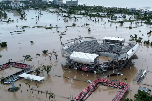 மெக்சிகோவில் ரேமண்ட் புயலால் 28 பேர் உயிரிழப்பு | Hurricane Raymond Kills 28 In Mexico