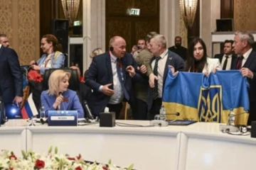 துருக்கியில் ரஷ்ய மற்றும் உக்ரேனிய பிரதிநிதிகள் இடையே கைகலப்பு!