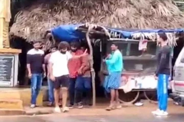 சாலையோர கடையில் சாப்பிட்ட பிரபல நடிகர்: வைரலாகும் காணொளி