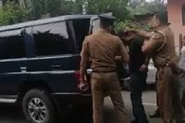வயோதிப பெண்ணிடம் இரு ஆண்களின் மோசமான செயல்; மட்டக்களப்பில் சம்பவம் | A Nasty Act By Two Men To An Elderly Woman
