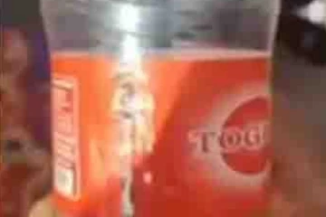 கூல்டிரிங்க்ஸ் குடித்த அடுத்த நொடியே  திடீரென வாந்தி... நீல நிறமாக மாறி உயிரிழந்த சிறுமி - மரணத்திற்கு காரணம் என்ன ?