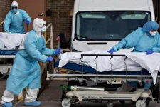 அமெரிக்காவில் தீவிரமடையும் கொரோனா பாதிப்பு: ஒரே நாளில் 3,744 பேர் உயிரிழப்பு