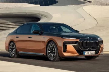 இந்திய சந்தையில் விலையுயர்ந்த பிரீமியம் எலக்ட்ரிக் காரை வெளியிட்ட BMW!