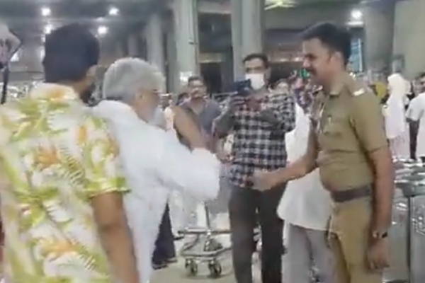 ஏர்போர்ட்டில் அஜித் செய்த விஷயம்! வைரல் வீடியோ | Ajith Airport Video Goes Viral