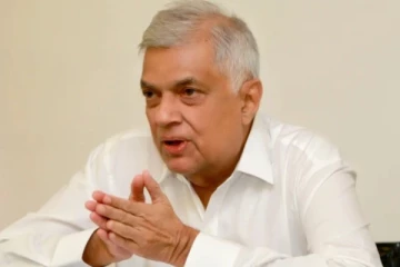 අගමැති රනිල් හදිස්සියේම හමු වූ විශේෂ පුද්ගලයා